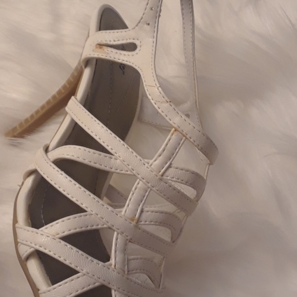 Dress sandals, has small glue flaws from factory. - Picture 5 of 6